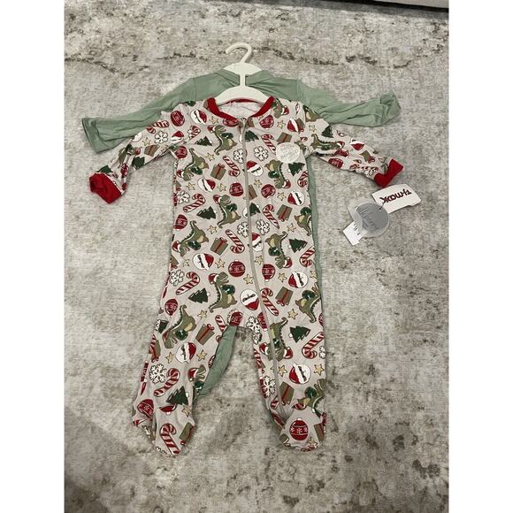 NWT Set Of 2 Baby 6-9 Month Christmas Dinosaur Pajamas Zip Up One‎ Piece - Picture 1 of 3